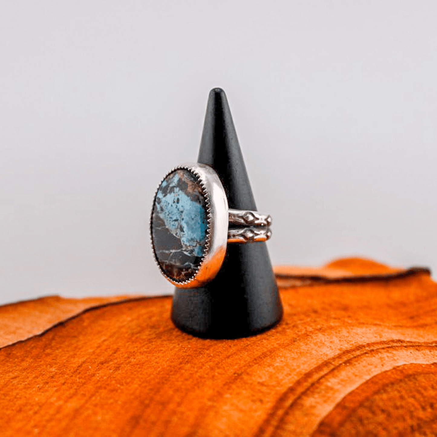 Desert Tide - Black Jack Oval Statement