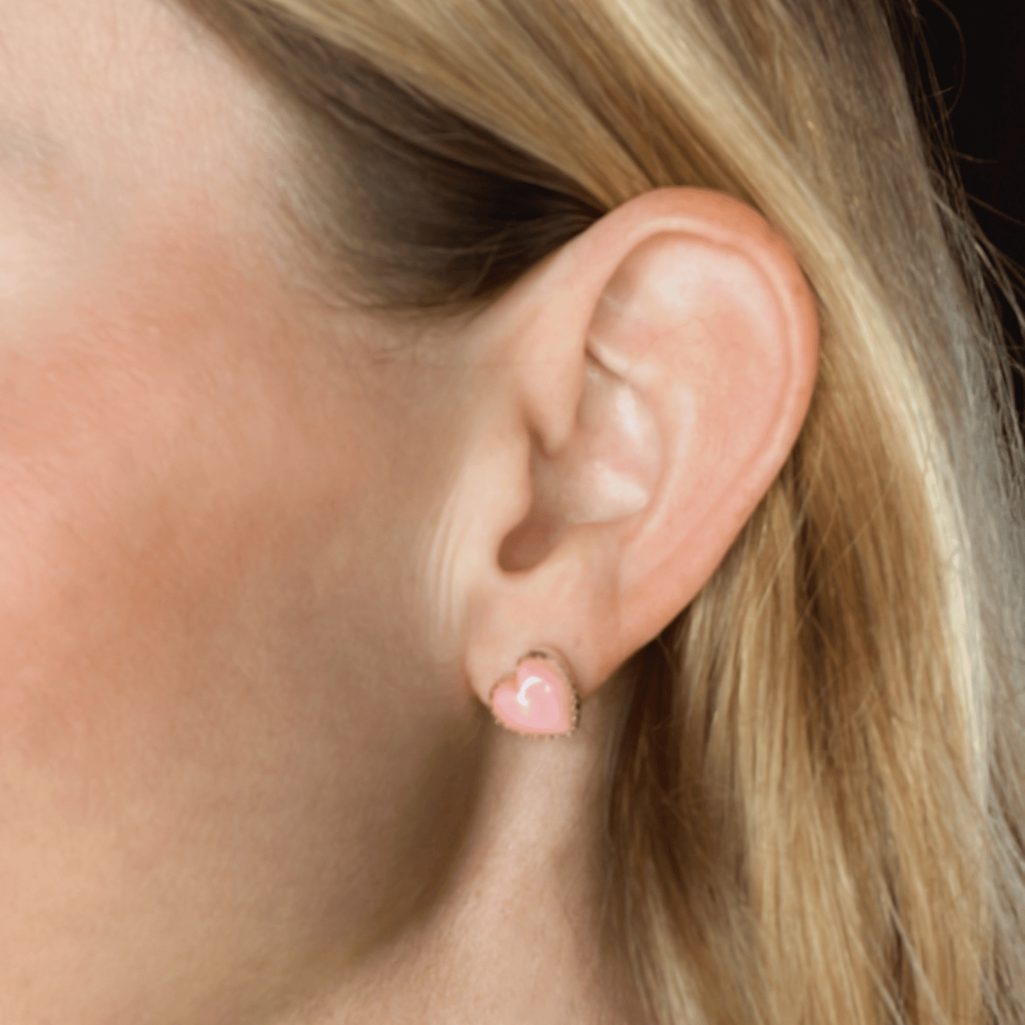 Pink Conch Heart Stud Earrings